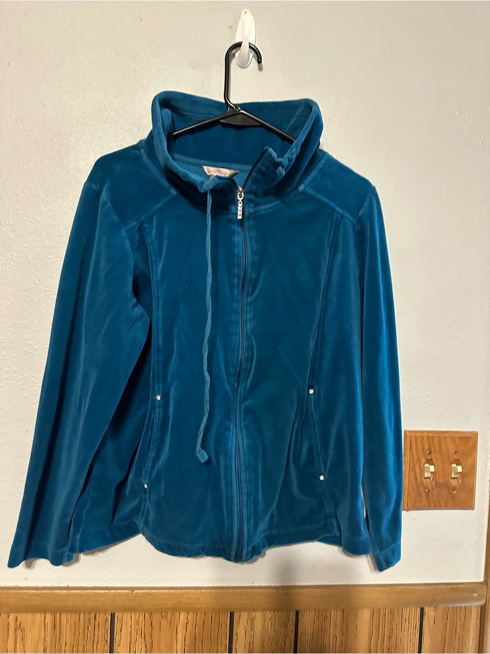 White Stag women MEDIUM (8-10) velvet Zip-Up Hoodie Jacket outdoor winter fall